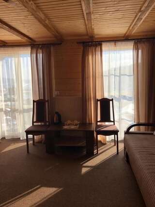 Мини-отель Панорама гір Буковель Улучшенный двухместный номер с 1 кроватью и балконом-18